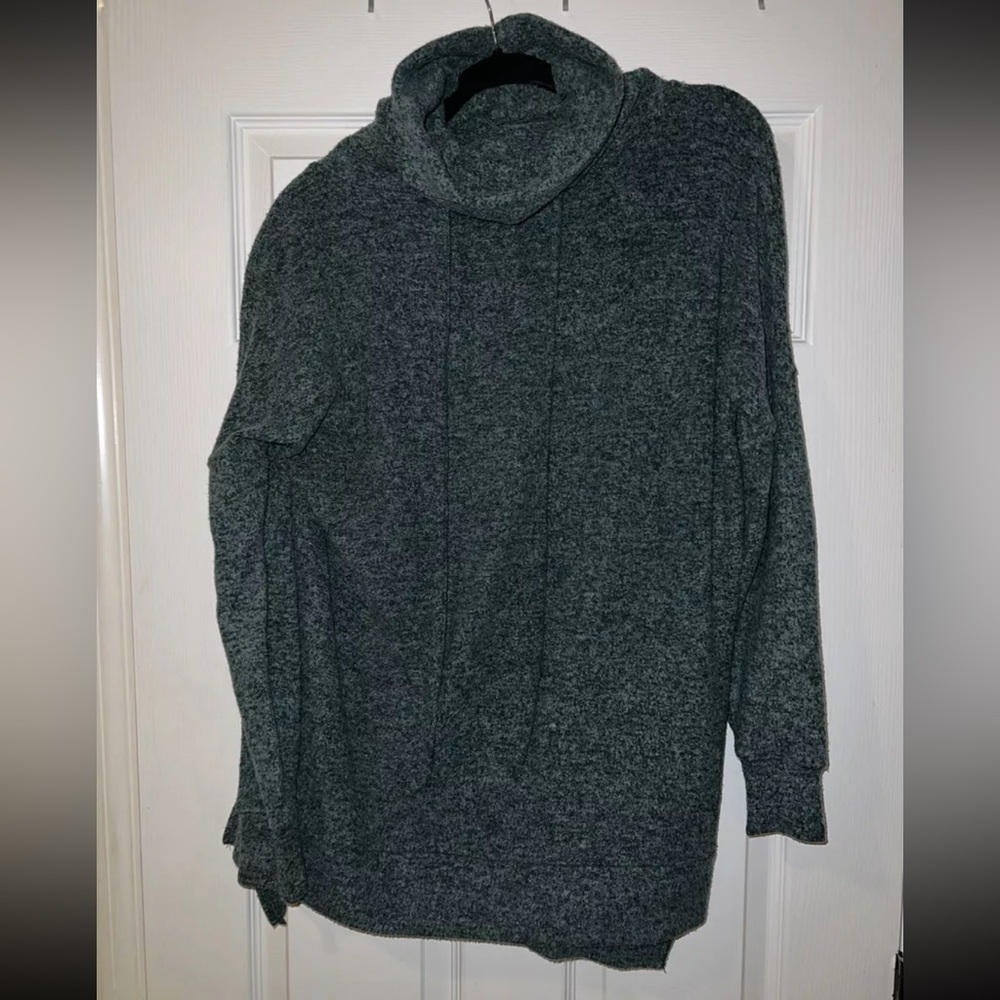 Zenana Women’s Green Comfy Sweatshirt Size Medium